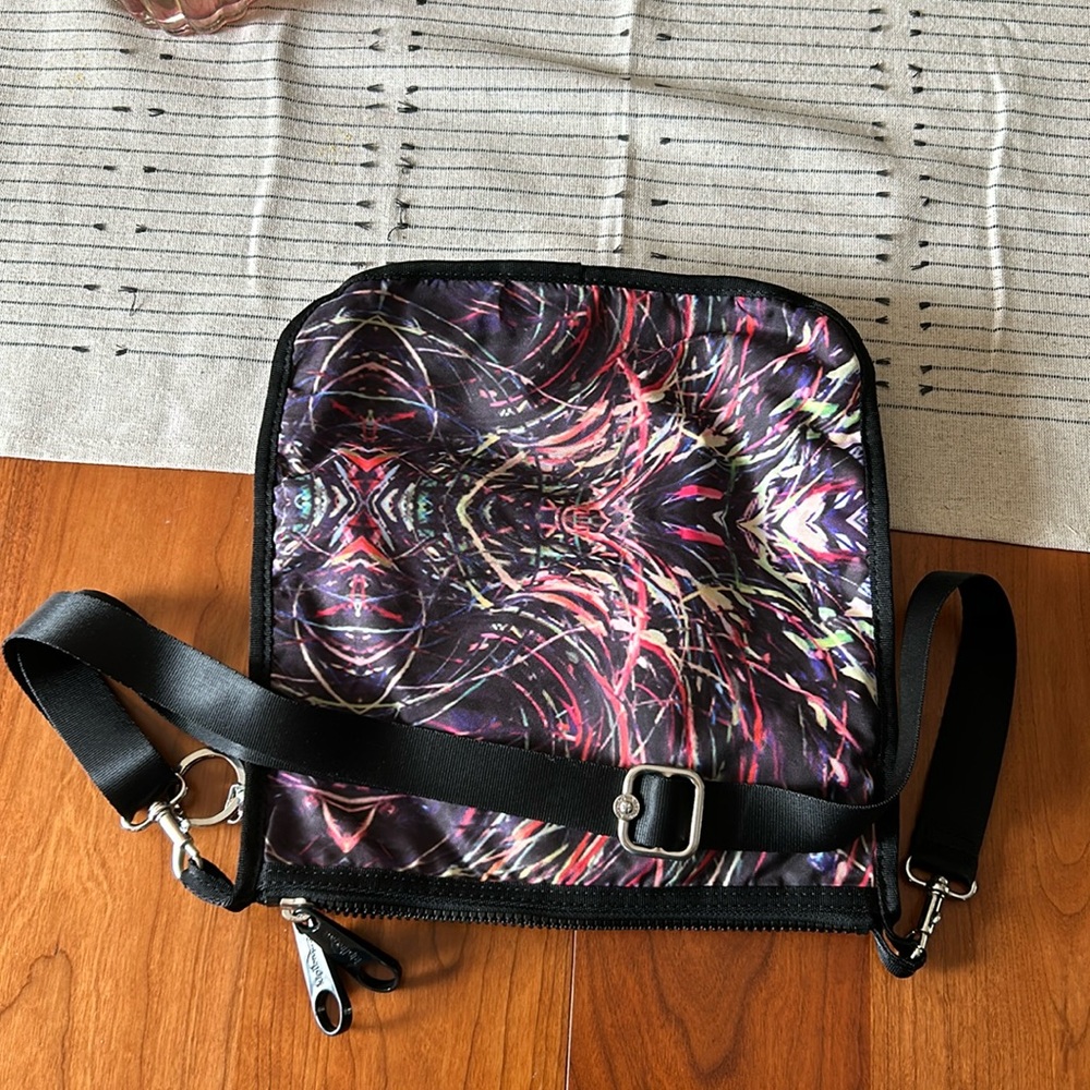Kipling Art To Wear Monkey Head Crossbody Bag Purse. New